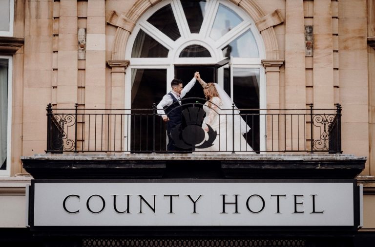 LaurenandLiamBalcony 768x507