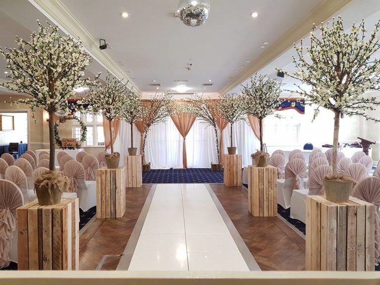 Lawrencesuiteceremony 768x576