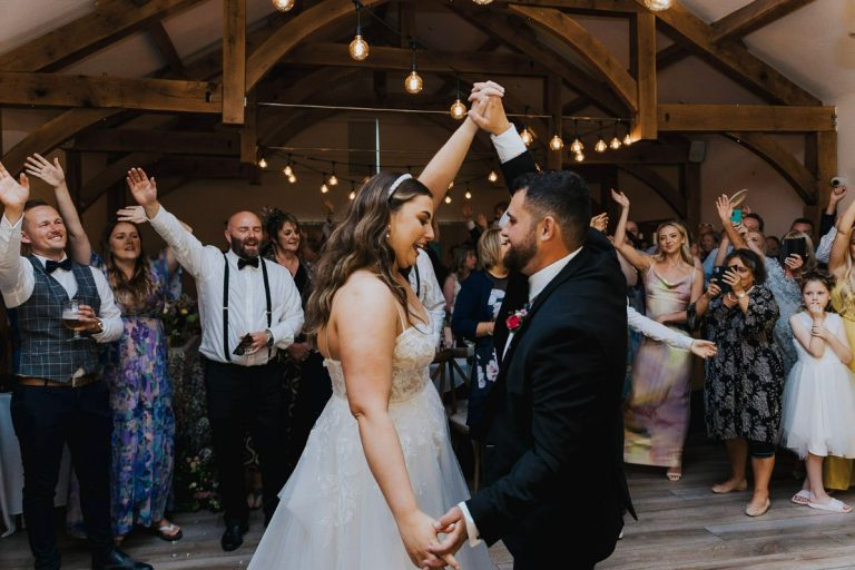 LibiJamesHutchinson CharlotteWhiteWeddings7 768x512