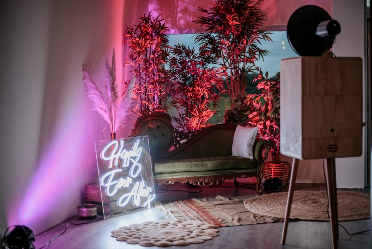 LittleGreenWeddingBarn105 768x513