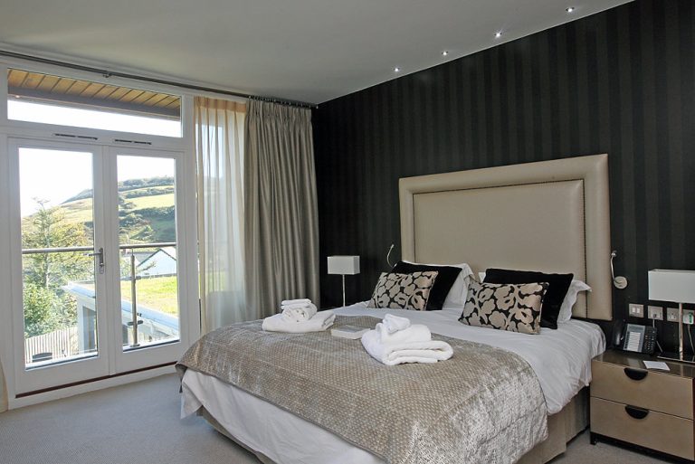 LlawnrocRm1a sj8dms 768x513