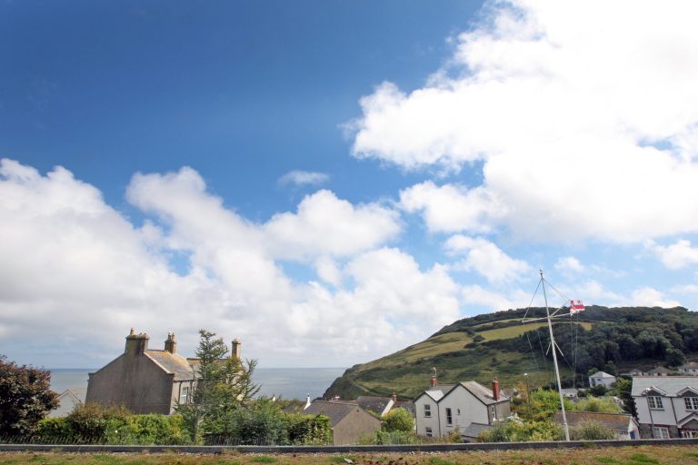 LlawnrocRm3f eqk4np 768x512