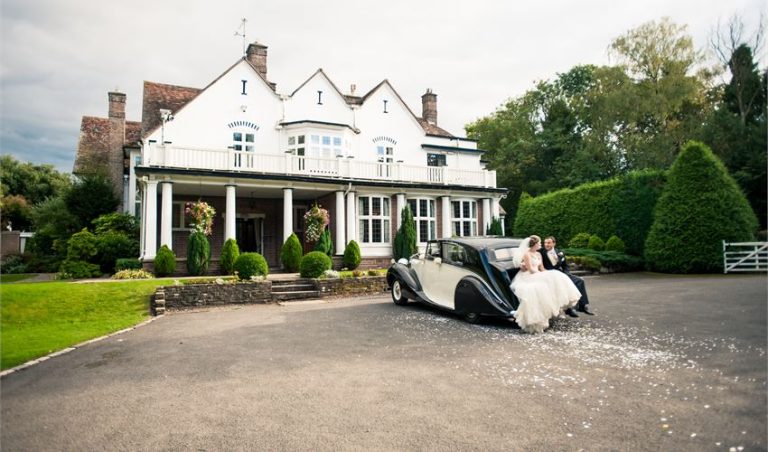 LodgeEntrance 1 768x452