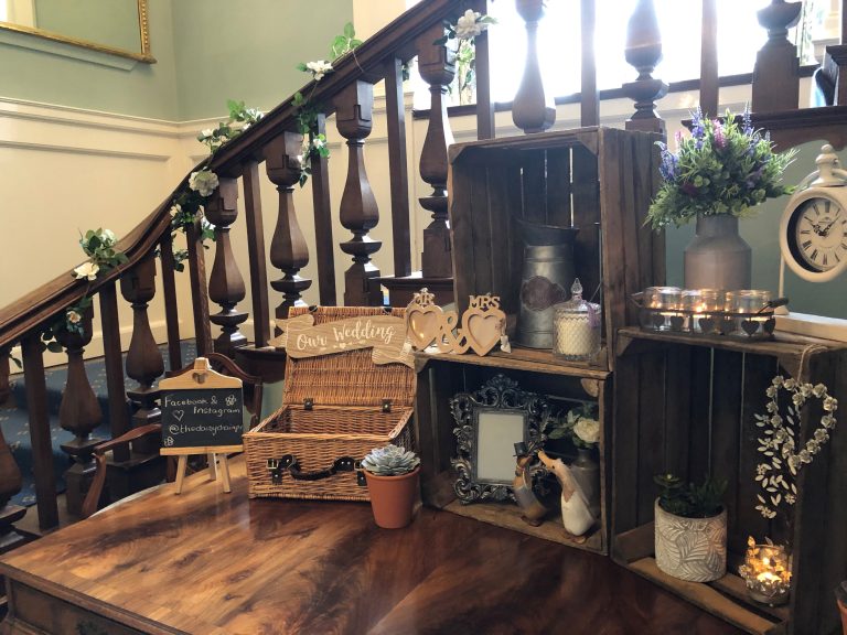 Lodgestairstable1 768x576