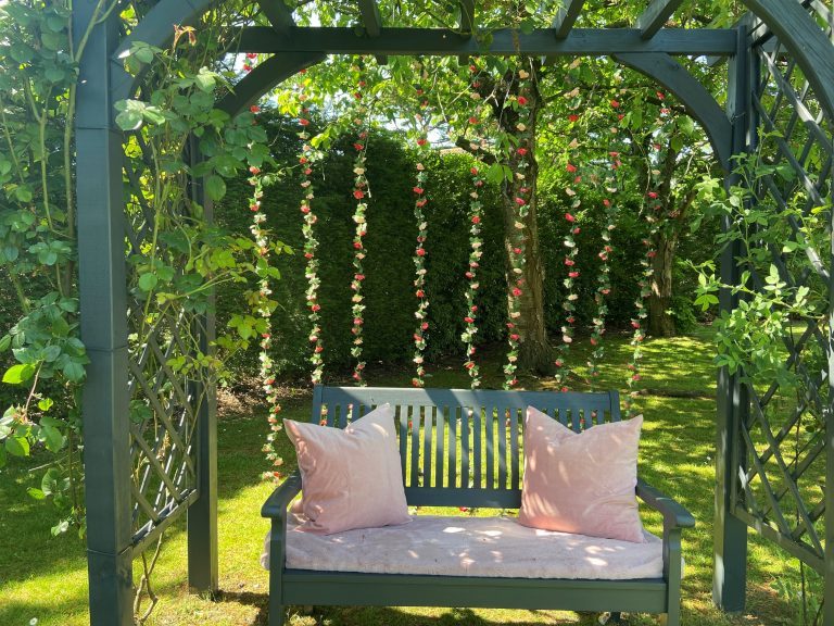 LoveSeat2 768x576