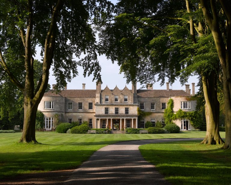 Lucknam Exterior Hero jpzcab 1 768x614