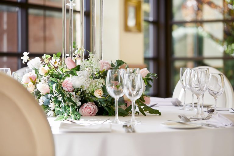 MDH AH Weddings OrangeryWeddingBreakfast TableDetail2 FlowersFocus RESIZED 768x512