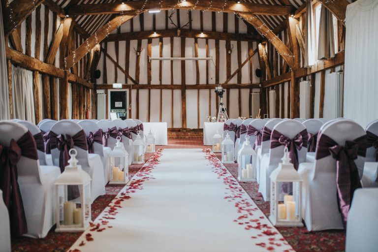 ManorBarnceremony 768x512
