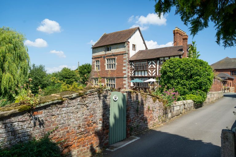 ManorHouse2 1 768x512