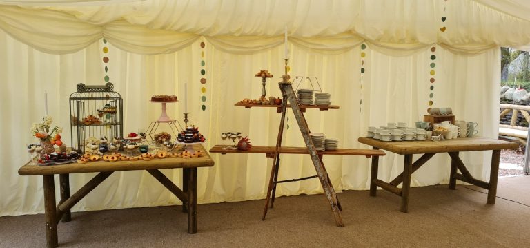 MarqueedessertsstationcateringDIYweddingWeddingvenueWedderlieHouseLazySundayCatering 768x359