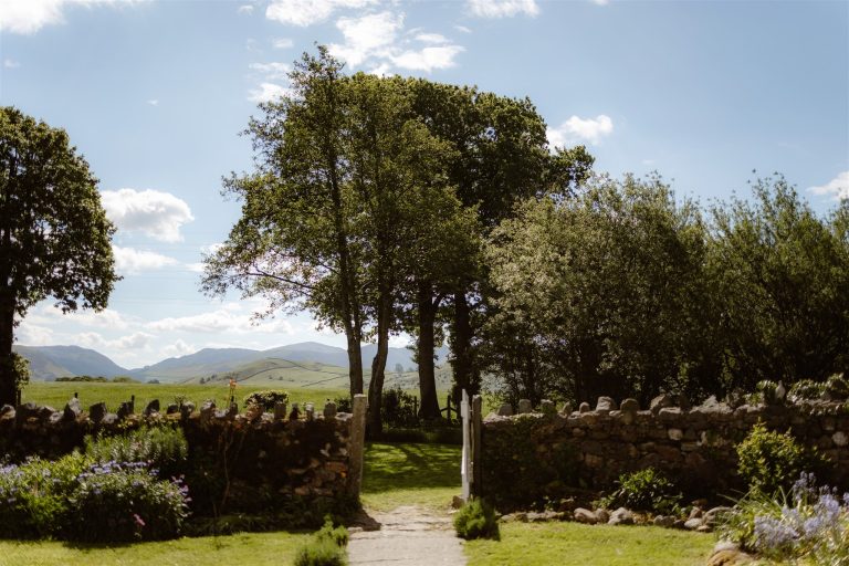 MrMrsMessenger JonoSymondsPhotography 1 768x512