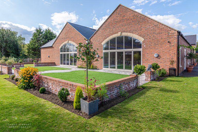 NadeeLowRes 4899 2 768x512