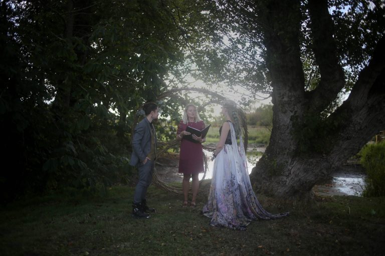 Neo paganweddingstyledshootnickikomorowskifinaledit 51 768x512