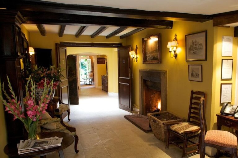 OM lobby cogb0g 768x511