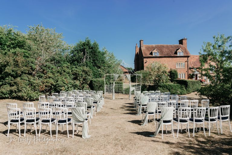 Outdoorceremony 2 768x513