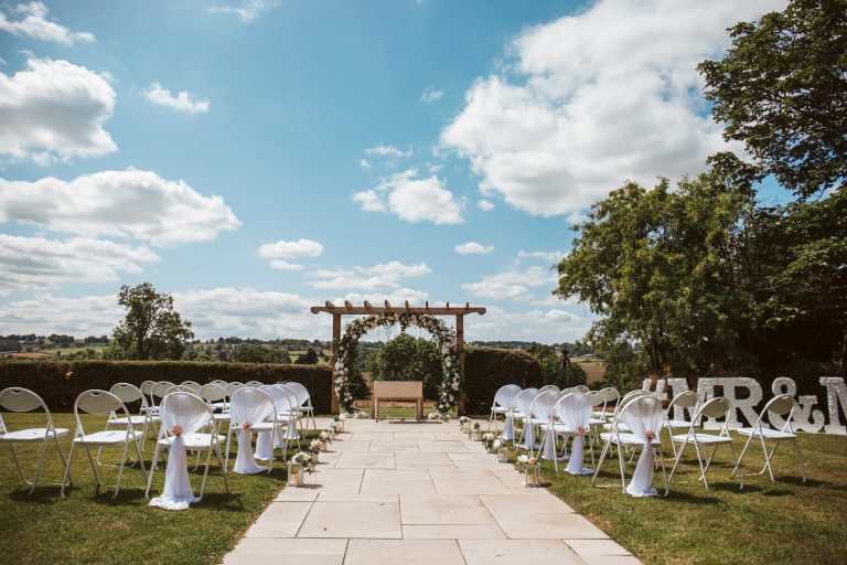 OutsideHallCeremony2 768x512