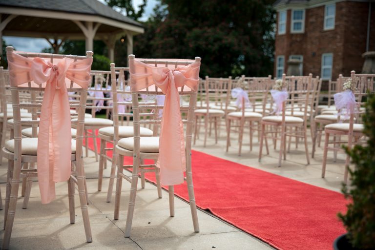 Outsidechair2 768x512