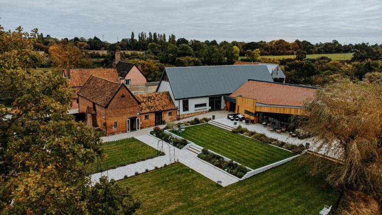 PHOTO 2021 10 25 21 27 51 768x432