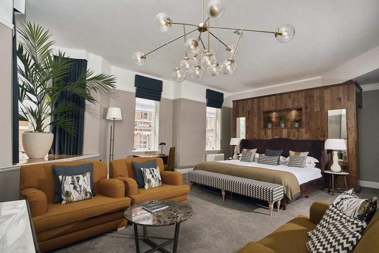 Principal Bridalsuite loungearea 768x513