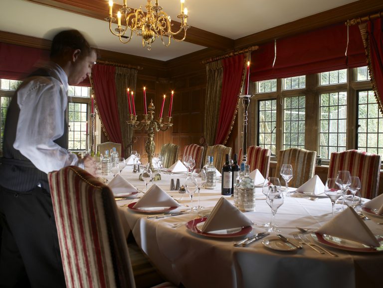 Private Dining staff llp02n 768x577