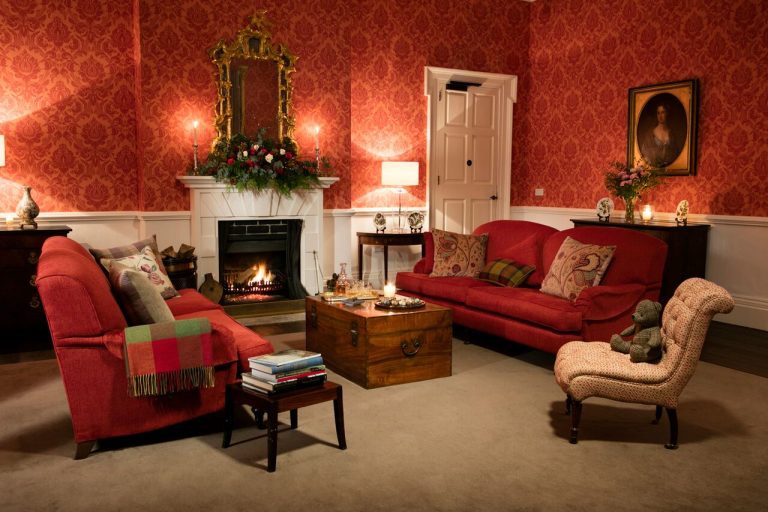 Reddrawingroom preview 768x512