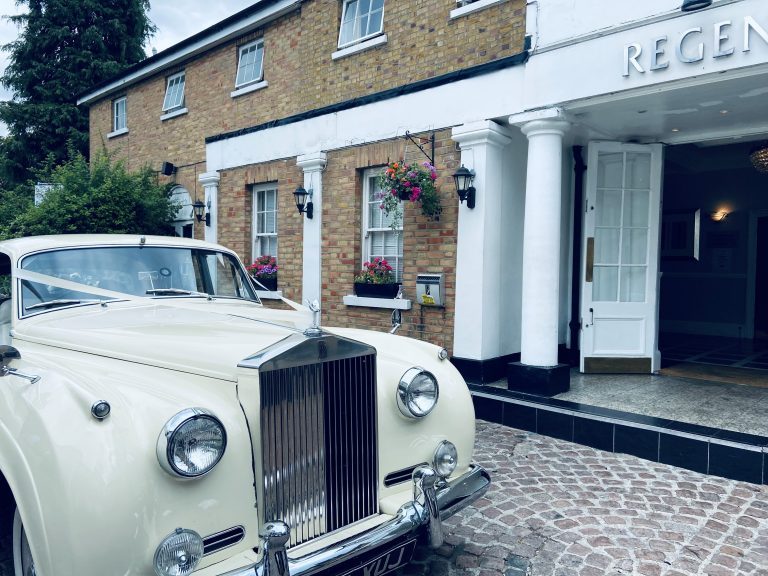 RegencySiuiteBrideArrival 768x576