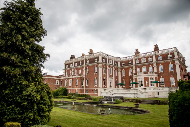 RichardMurgatroydPhotography LichfieldCathedralSwinfenHall WeddingofMelissaandChad Final 1007 RMP24342 768x512