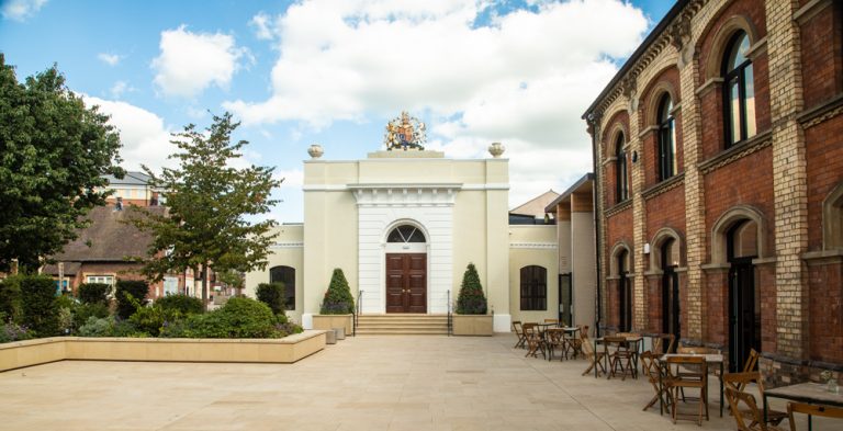 RoyalPorcelainWorkslores 73 1 768x393