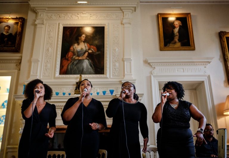 SamJon 63Gallerysize 768x530