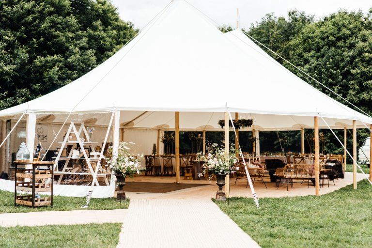 SamitipiwithHannahHallPhotography1 768x512