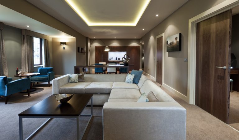 StephenBolerSuite3 768x452