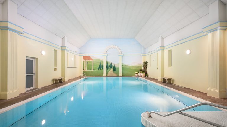 SwimmingPool 768x432