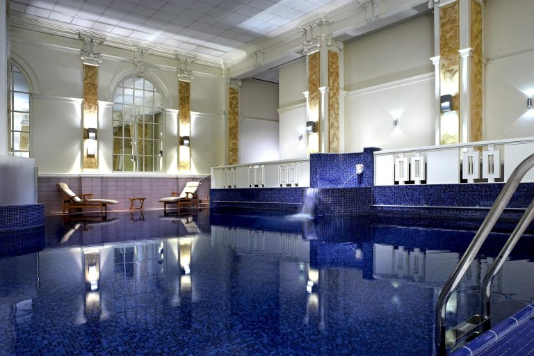 SwimmingPool4 768x512