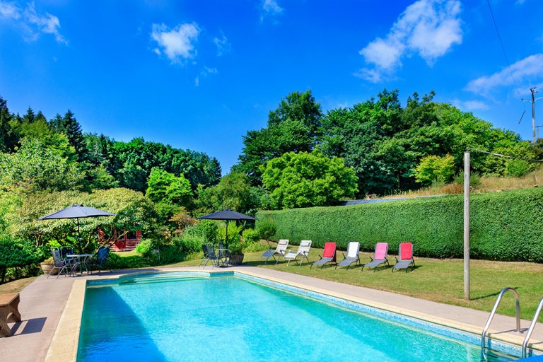 SwimmingPoolEXCELLENTnopeoplePP2018 768x512