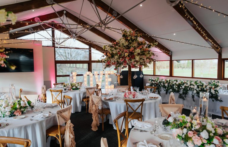 TheLoft RoomSetUpTT2HighLegh AG 36912 768x496