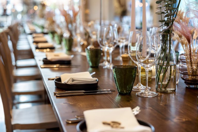 TheSimonandLaraShow 610 768x512