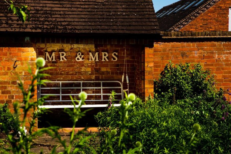 Warwickshireweddingphotography 87 768x512