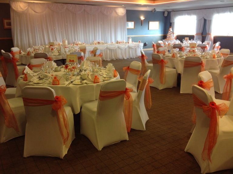 WeddingBreakfast BrightOrangeGerberaTheme 768x573