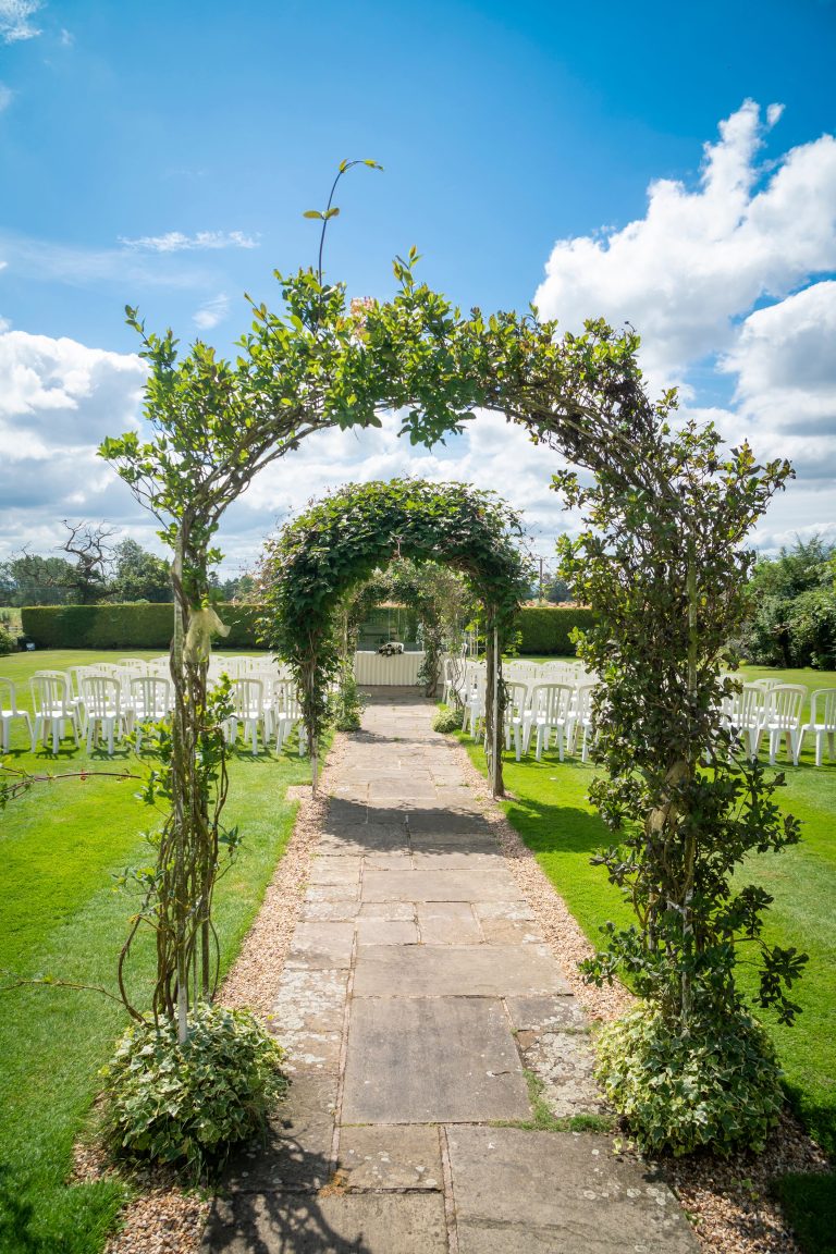 WeddingCeremony2 768x1152