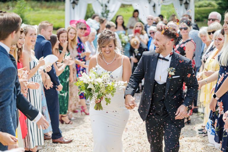 WeddingGazeboConfetti 768x512