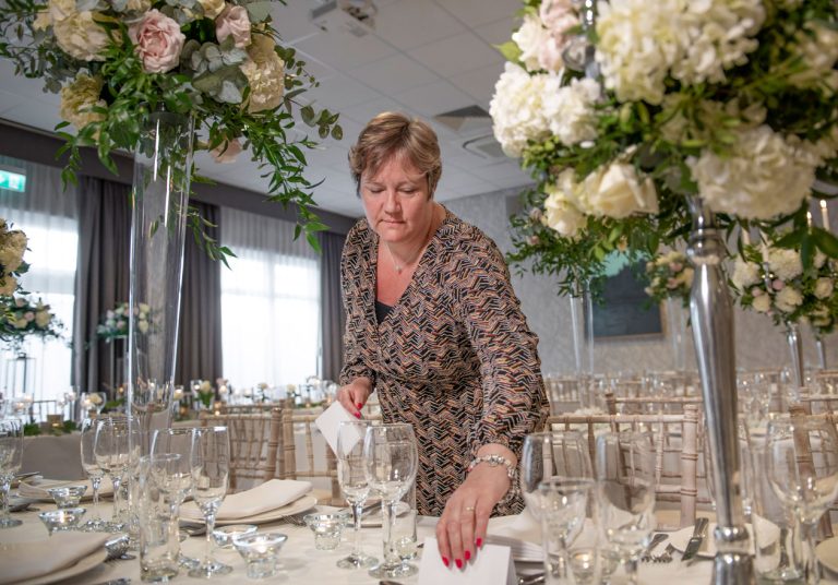 WeddingJenSettingUp R 768x536