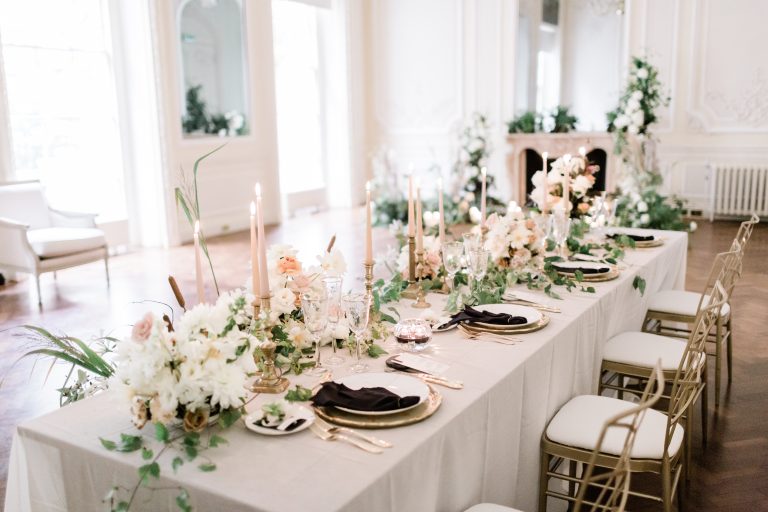 Wedding MusicRoom Dinnerlongtable 2019 OuiMadam2 768x512