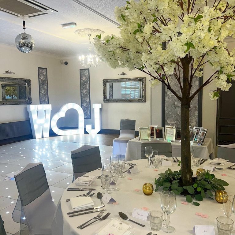 Weddingphotoforbanner 768x768