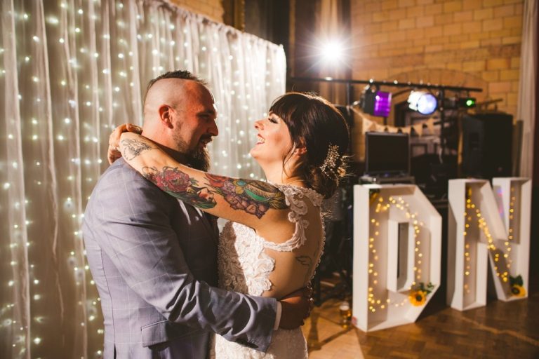 Whitworth Centre Derbyshire alternative Wedding FirstDance 768x512