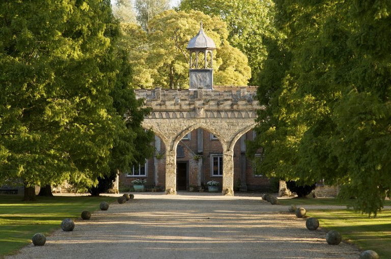 Woollam293NigelHarper 768x509