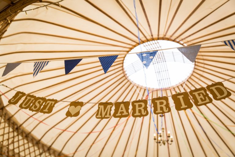 YurtFestivalOutdoorWedding AlcottWeddingsWorcestershire 768x512