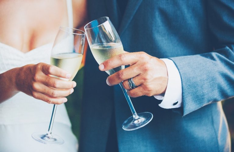 a1343704 f4d5 4983 a5bf 82c97402a048 Champagne flutes 1024x664  768x498