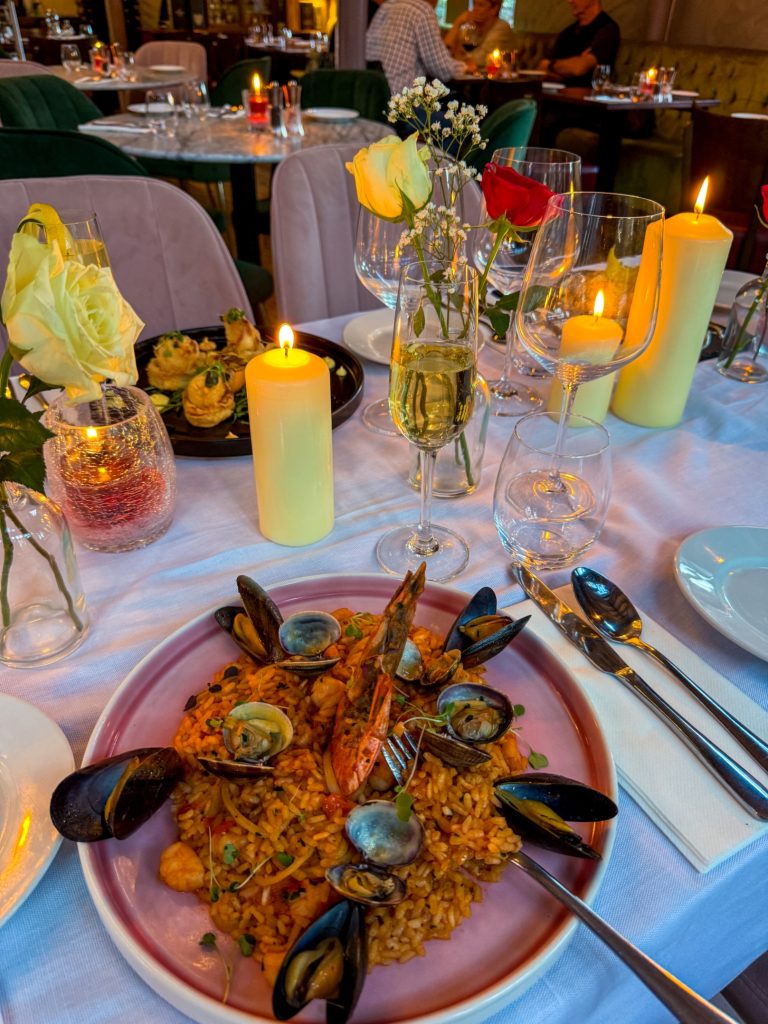 a2dccac0 ed80 4640 aa41 9df68d617435 768x1024