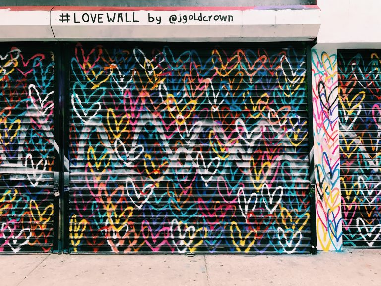 a96dff26 3946 452f 86ca bbf7040bf7e5 lovewall graffiti 768x576