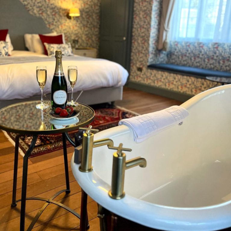 abef67df 6f32 4b1f a3ea 416e5e0aa1e0 768x768